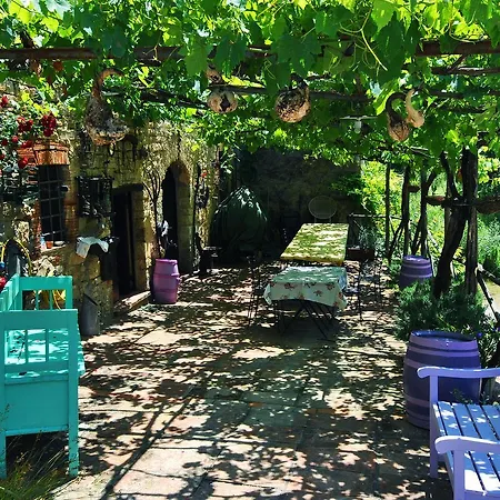 Molino Di Bombi Farm stay *